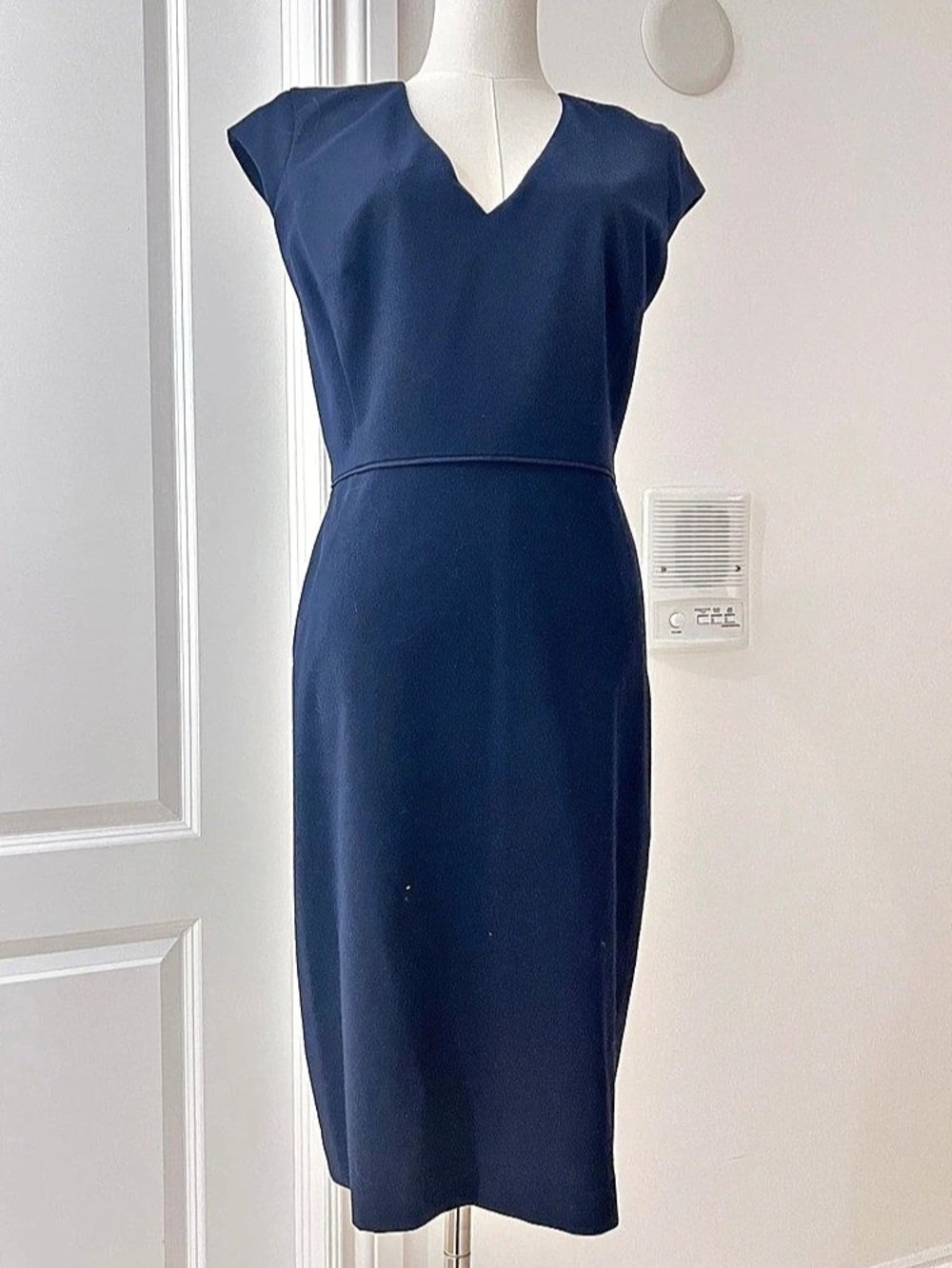 Ann Taylor Women's Midi Dress in Blue Size 6 Like New